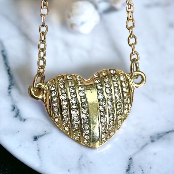 None Jewelry - Heart Rhinestone Gold Tone Pendant Chain Necklace